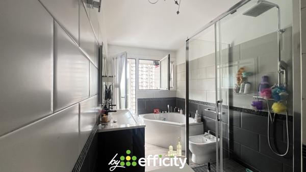 Appartement
         4 pièces
        - 76 m² Exclusivité 240 000 € *