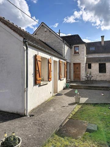 jolie longère idéalement située