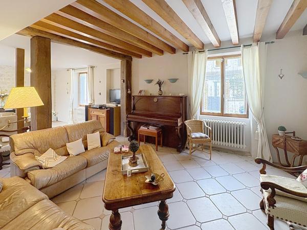 jolie longère idéalement située