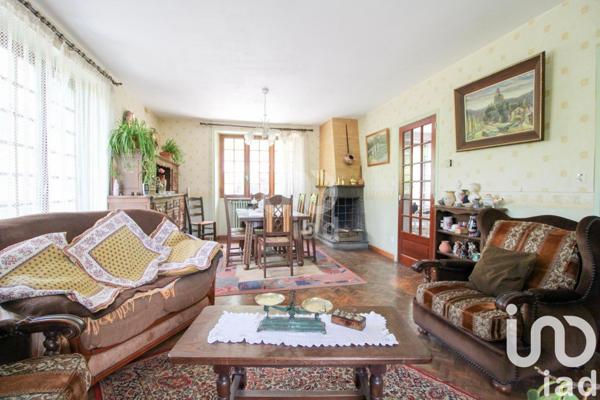 Maison 13 pièces de 285 m² à Saint-Affrique (12400)