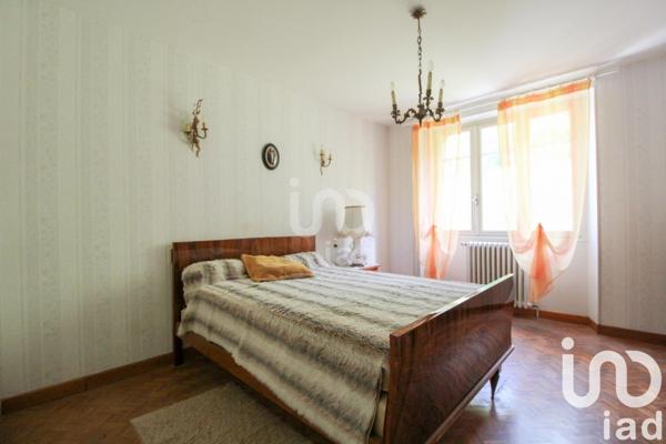 Maison 13 pièces de 285 m² à Saint-Affrique (12400)