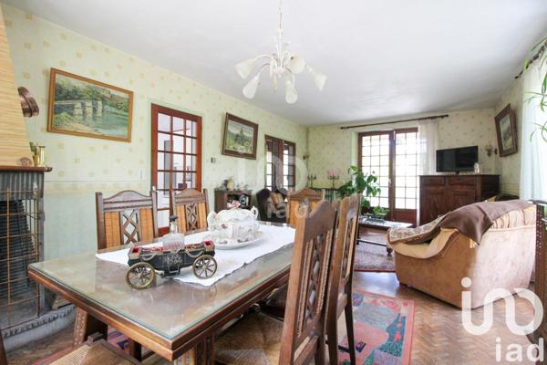 Maison 13 pièces de 285 m² à Saint-Affrique (12400)