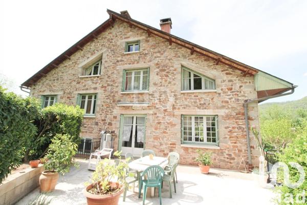 Maison 13 pièces de 285 m² à Saint-Affrique (12400)