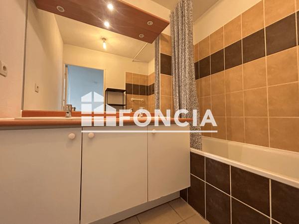 Location Appartement 3 pièces 55.53 m² - 3 BIS RUE DE L'ABBE VINSON Port Saint Louis Du Rhone 13230