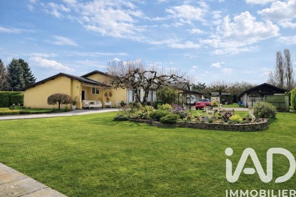Maison à vendre 9 pièces 180 m² Saint-Hilaire-de-la-Côte