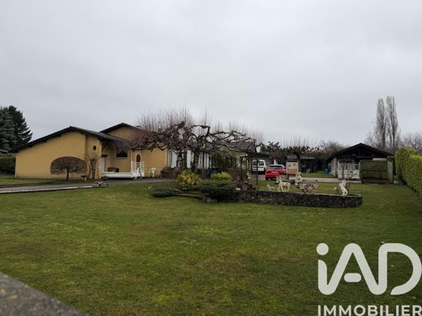 Maison à vendre 9 pièces 180 m² Saint-Hilaire-de-la-Côte