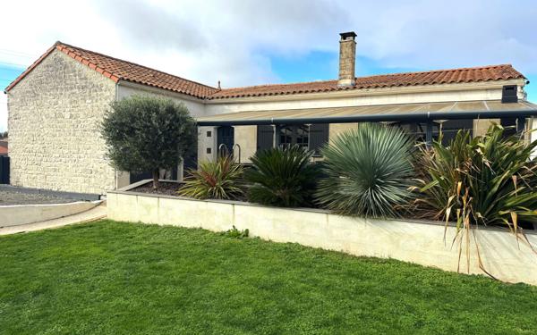 Maison à vendre    4 pièces •  Saintes