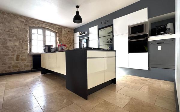 Maison à vendre    4 pièces •  Saintes