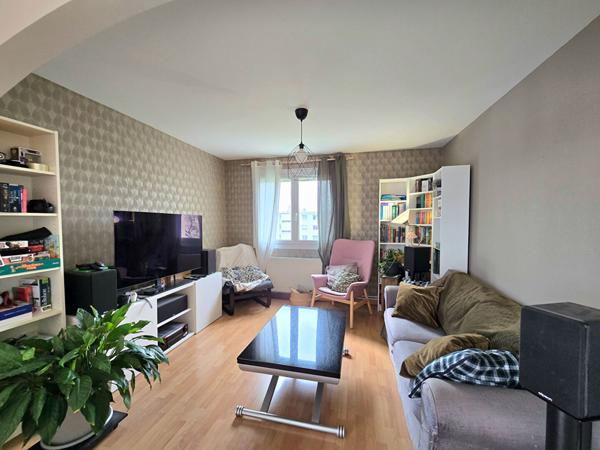 Appartement Rezé à vendre 3 chambres, grande pièce de vie dernier étage