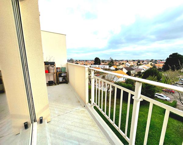 Appartement Rezé à vendre 3 chambres, grande pièce de vie dernier étage