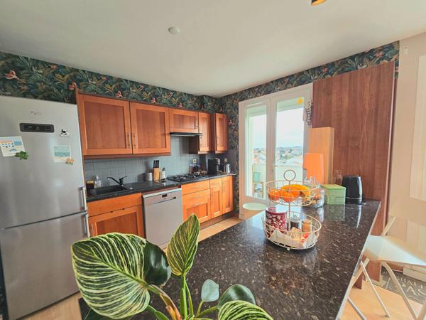Appartement Rezé à vendre 3 chambres, grande pièce de vie dernier étage