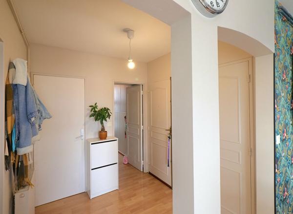 Appartement Rezé à vendre 3 chambres, grande pièce de vie dernier étage