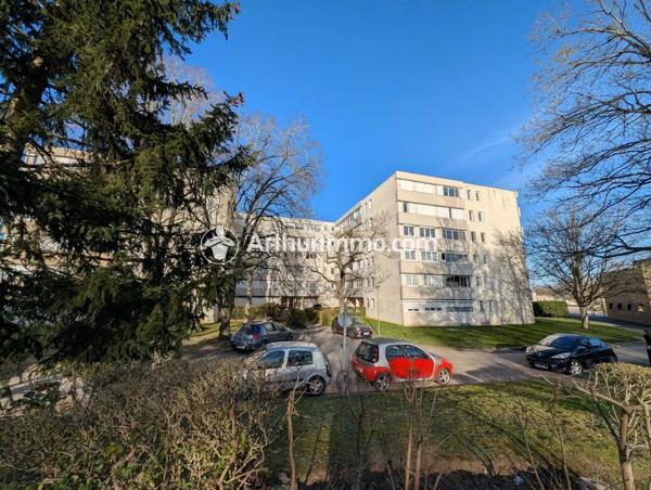Vente Appartement 2 pièces 50 m2 à Savigny-le-Temple