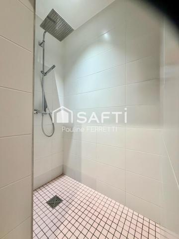 Maison traditionnelle 150m2, 5 pièces avec jardin et piscine.