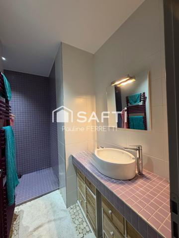 Maison traditionnelle 150m2, 5 pièces avec jardin et piscine.