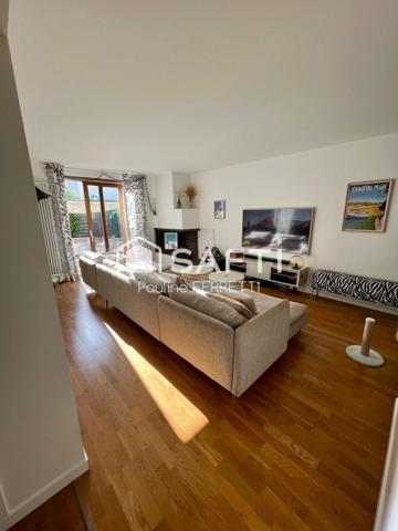 Maison traditionnelle 150m2, 5 pièces avec jardin et piscine.