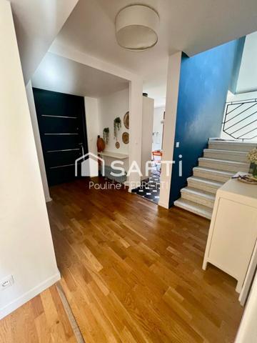 Maison traditionnelle 150m2, 5 pièces avec jardin et piscine.