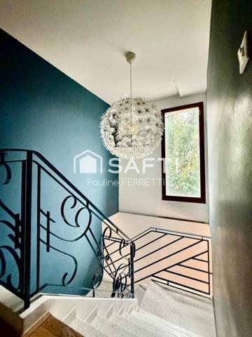 Maison traditionnelle 150m2, 5 pièces avec jardin et piscine.