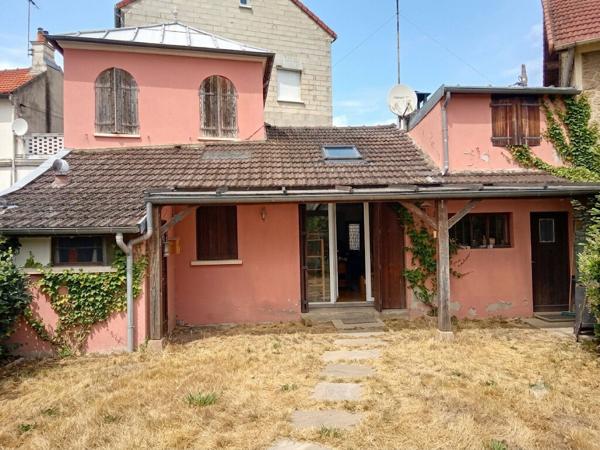 RARE SUR LE SECTEUR : Maison (F4) de charme au coeur de Coubron !