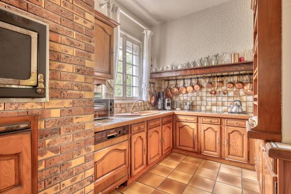 Maison Lavarenne 7 pièces 195 m² habitable / 245m² utile