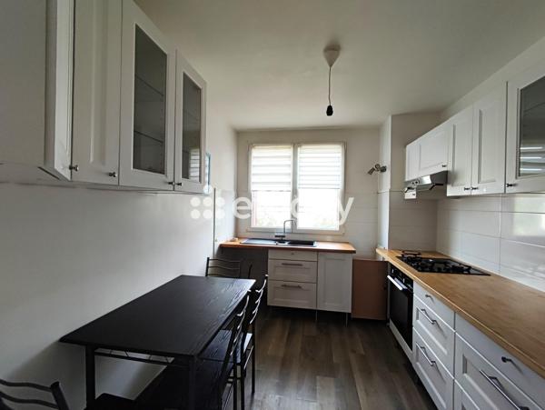 Appartement
         5 pièces
        - 100 m² Exclusivité 239 500 € *