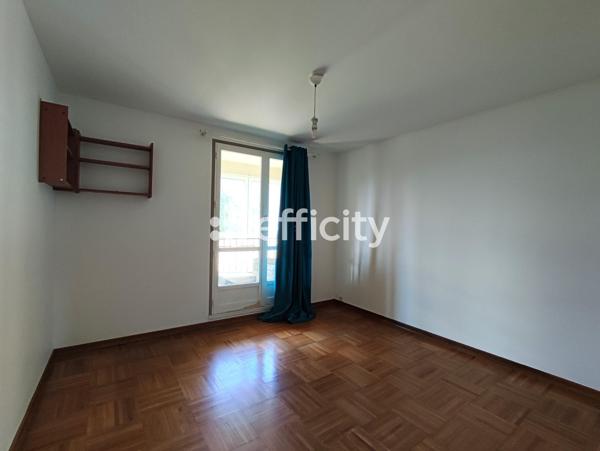 Appartement
         5 pièces
        - 100 m² Exclusivité 239 500 € *