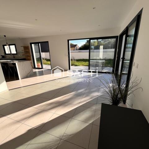 Contemporaine récente de 150m2 au calme