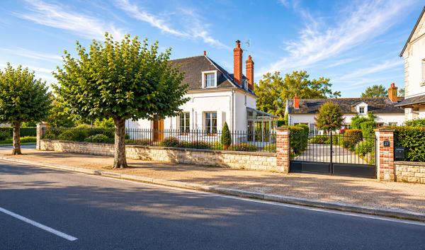 OFF MARKET, Maison Guérigny 4 pièces 91 m2, proche commerces, 3 chambres