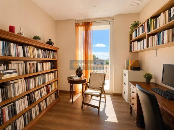 Vente                                                      Villa
                        
                     6 pièces                      150 m2                     à Fréjus