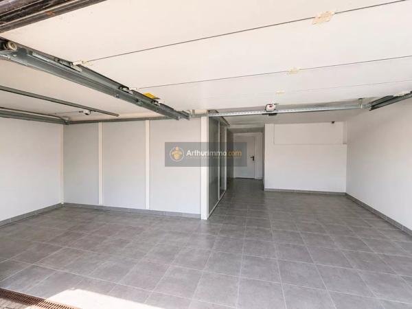 Vente                                                      Villa
                        
                     6 pièces                      150 m2                     à Fréjus