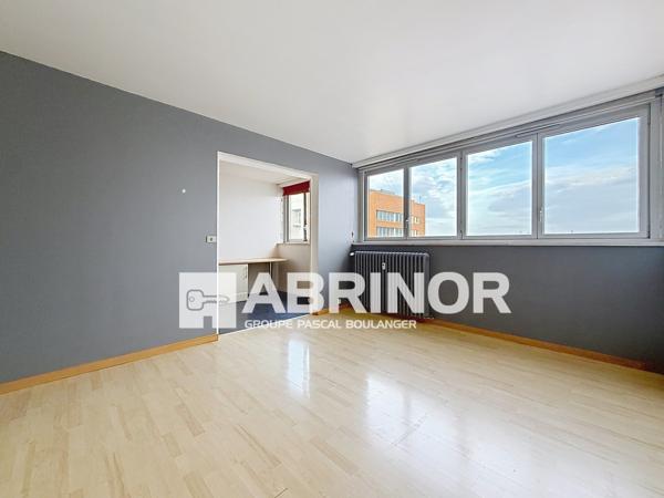 Appartement de type 3 - Balcon - Proximité tramway et métro. ROUBAIX