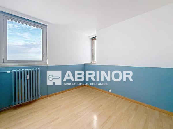 Appartement de type 3 - Balcon - Proximité tramway et métro. ROUBAIX