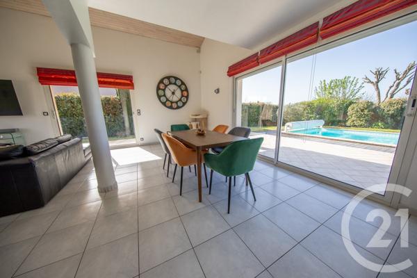 Maison à vendre  6 pièces - 146,41 m 2   ST MEDARD EN JALLES  - 33