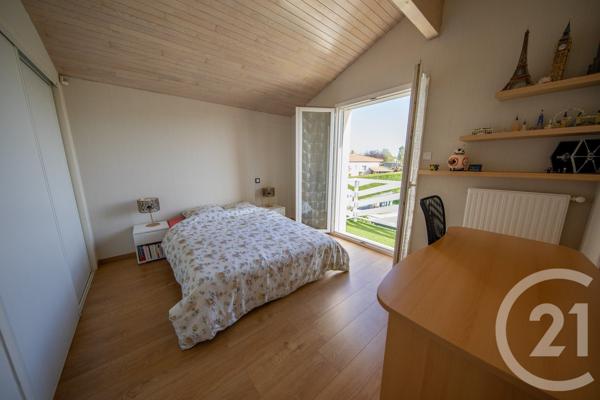 Maison à vendre  6 pièces - 146,41 m 2   ST MEDARD EN JALLES  - 33