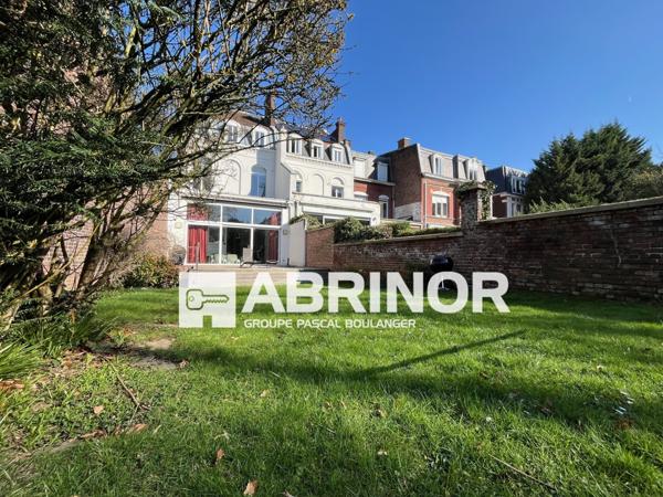 Belle demeure bourgeoise, 7 chambres, 4 salles de bains, salle de sport/jeux, bureau, garage ROUBAIX
