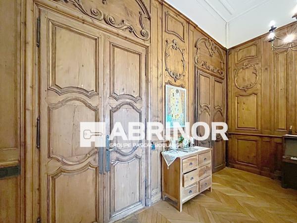 Belle demeure bourgeoise, 7 chambres, 4 salles de bains, salle de sport/jeux, bureau, garage ROUBAIX