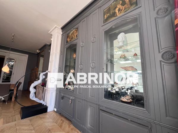 Belle demeure bourgeoise, 7 chambres, 4 salles de bains, salle de sport/jeux, bureau, garage ROUBAIX