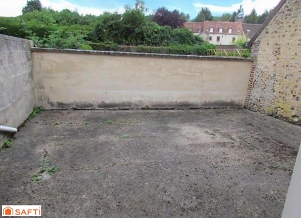 Immeuble avec 4 studios : opportunité d'investissement unique à Longny les Villages !