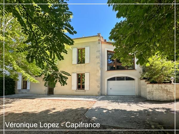 Agen, à seulement 6kms, authentique maison en pierre de 203m² avec grand terrain, garage et cave.