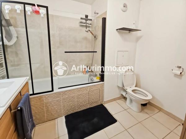 Vente                                                      Appartement
                        
                     3 pièces                      61 m2                     à Saint-Pierre-du-Perray