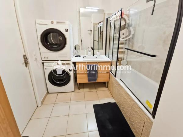 Vente                                                      Appartement
                        
                     3 pièces                      61 m2                     à Saint-Pierre-du-Perray