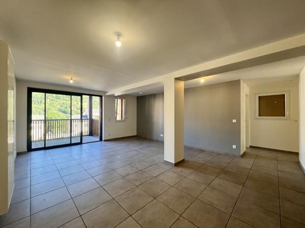 Bourg-Saint-Maurice (73700) APPARTEMENT DE TYPE T5 105M2