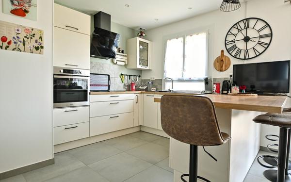 Maison à vendre    3 pièces • 75 m2 Tours-en-Vimeu