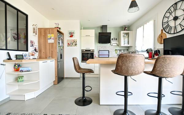 Maison à vendre    3 pièces • 75 m2 Tours-en-Vimeu