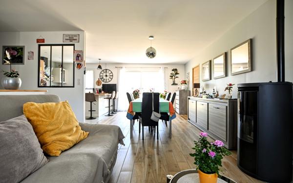 Maison à vendre    3 pièces • 75 m2 Tours-en-Vimeu