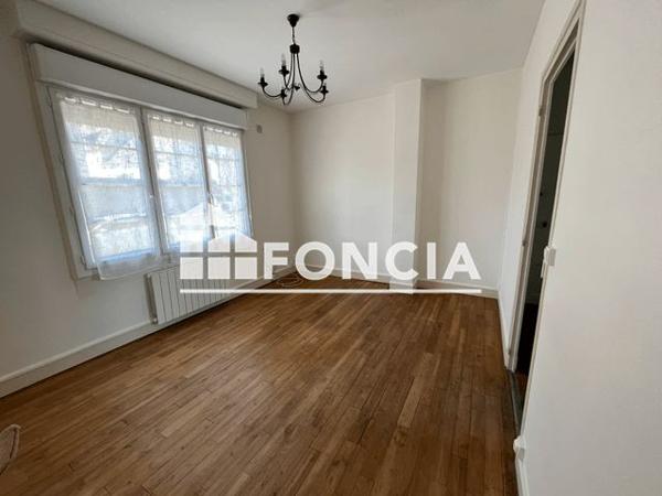 Location Appartement 3 pièces 62.15 m² - 12 QUAI DU ROI RENE Saumur 49400