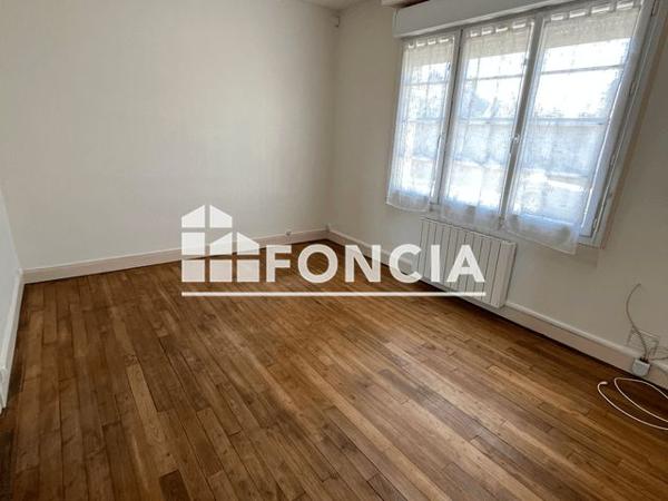 Location Appartement 3 pièces 62.15 m² - 12 QUAI DU ROI RENE Saumur 49400