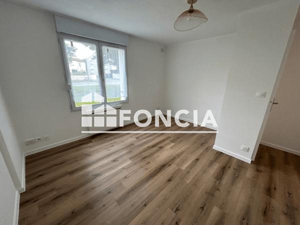 Location Studio 19.2 m² - 74 RUE DE BIGNOUX Poitiers 86000