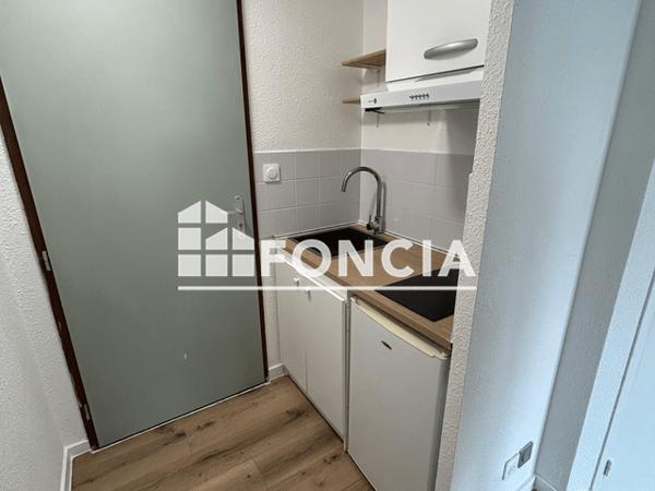 Location Studio 19.2 m² - 74 RUE DE BIGNOUX Poitiers 86000