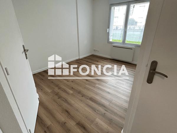 Location Studio 19.2 m² - 74 RUE DE BIGNOUX Poitiers 86000